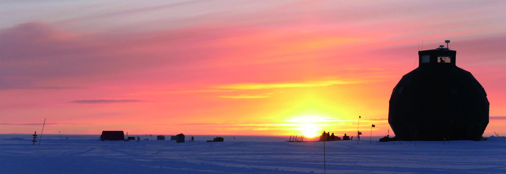 EGRIP-lejren i solnedgang