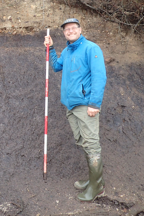 Henrik Granat ved en klint